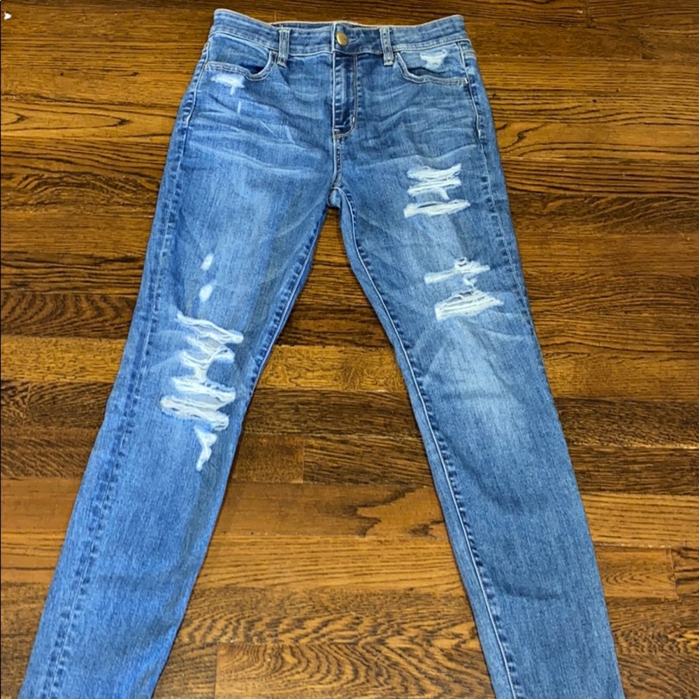 Light Washed High-Waisted Ripped Jeans